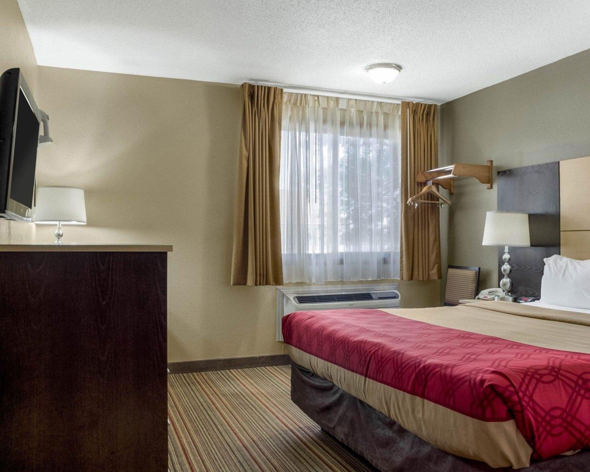 Econo Lodge Grand Forks Exterior photo