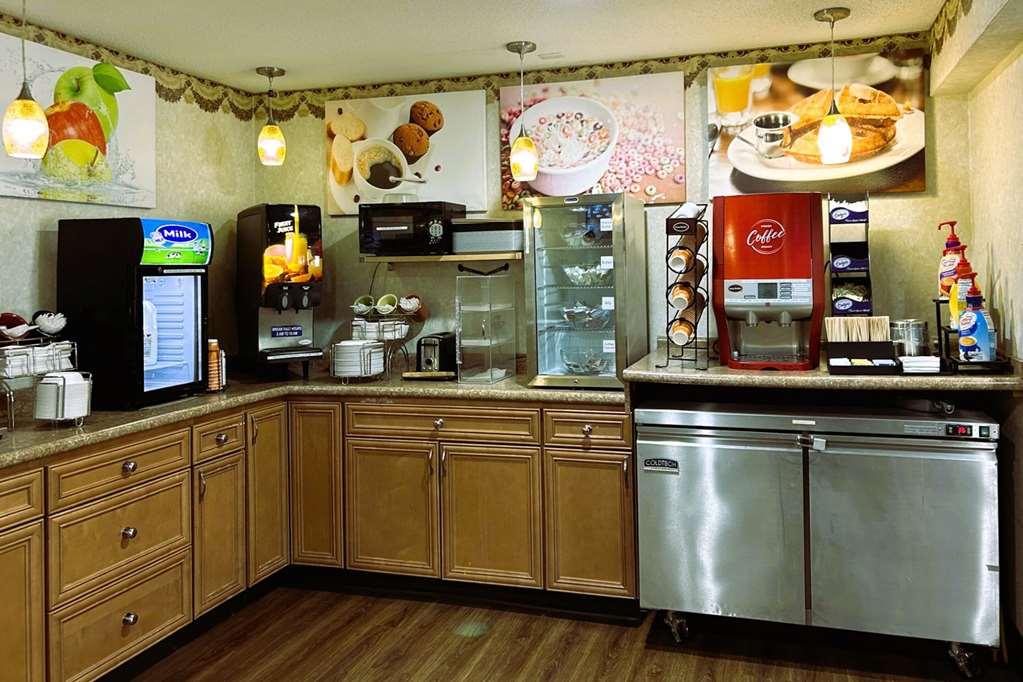 Econo Lodge Grand Forks Restaurant photo