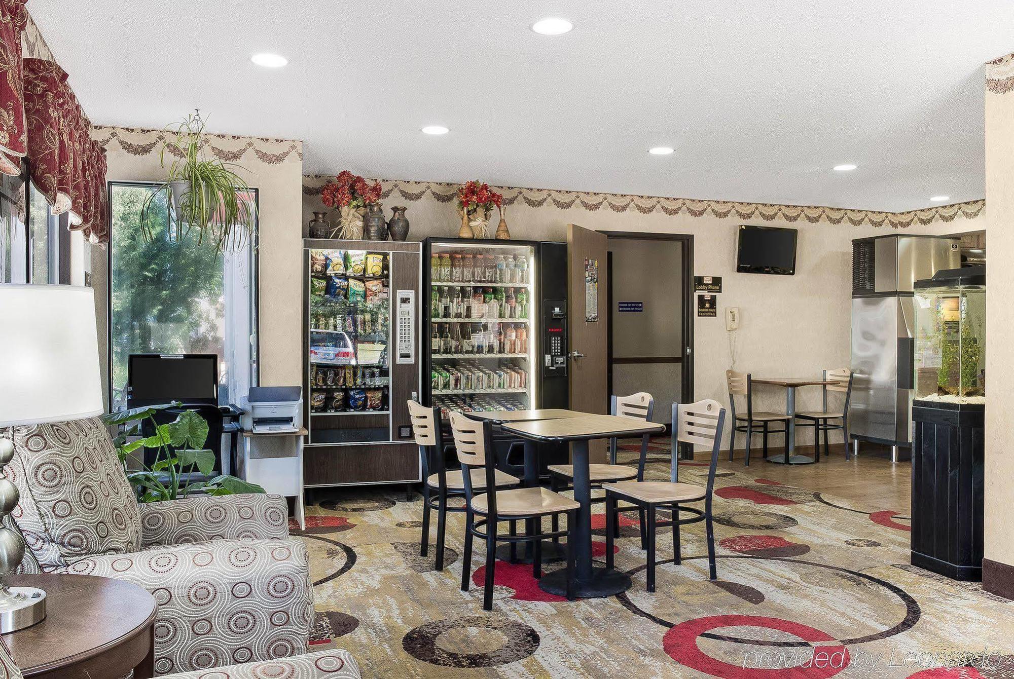 Econo Lodge Grand Forks Exterior photo