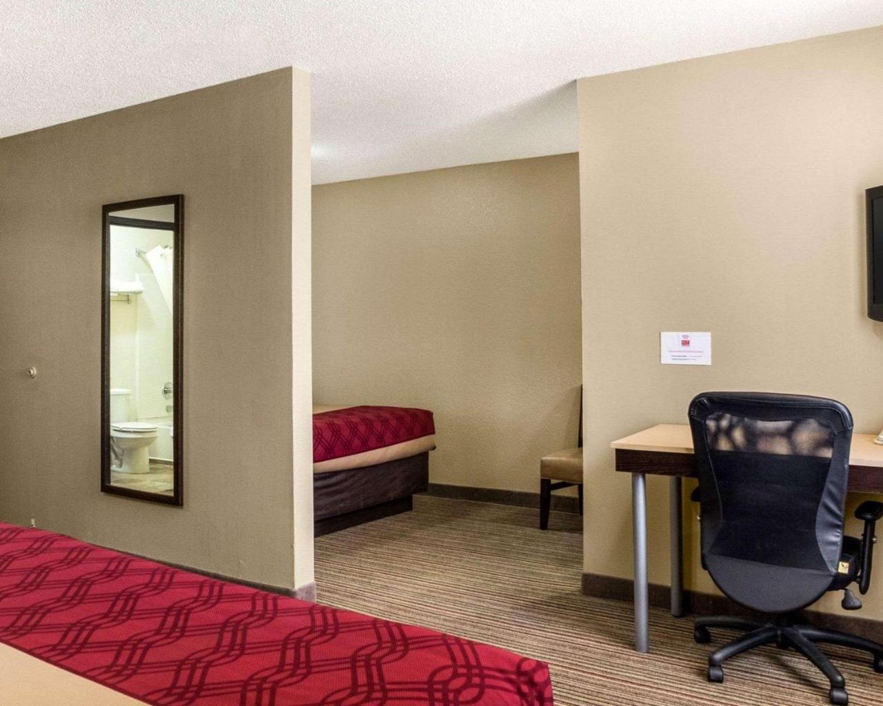 Econo Lodge Grand Forks Exterior photo