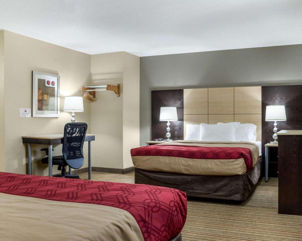 Econo Lodge Grand Forks Exterior photo