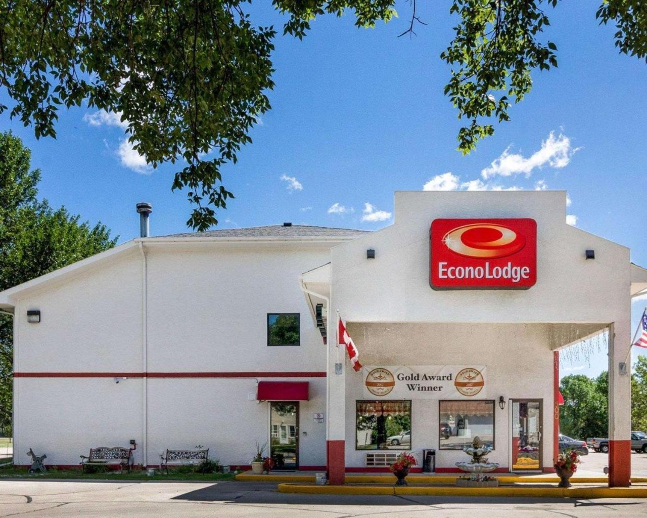 Econo Lodge Grand Forks Exterior photo